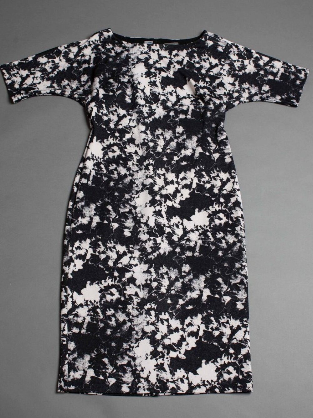 Vince Camuto Black & White Body Con Midi Dress Size Medium